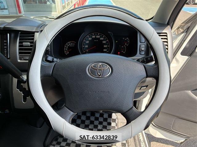 Toyota HIACE WAGON 2013-10 6815236-15