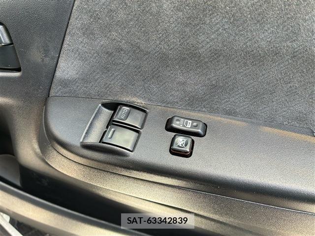 Toyota HIACE WAGON 2013-10 6815236-16