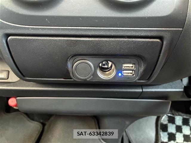 Toyota HIACE WAGON 2013-10 6815236-19