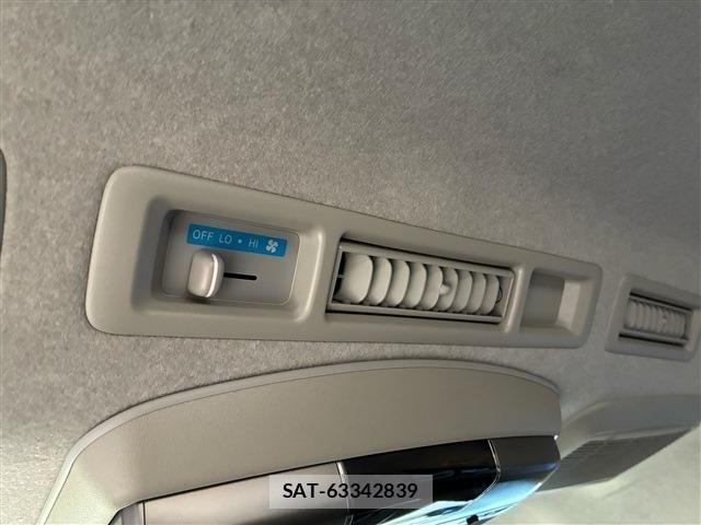 Toyota HIACE WAGON 2013-10 6815236-26