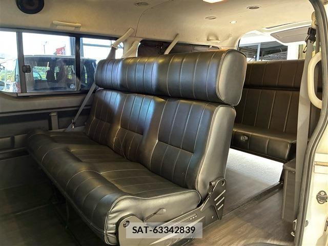 Toyota HIACE WAGON 2013-10 6815236-8