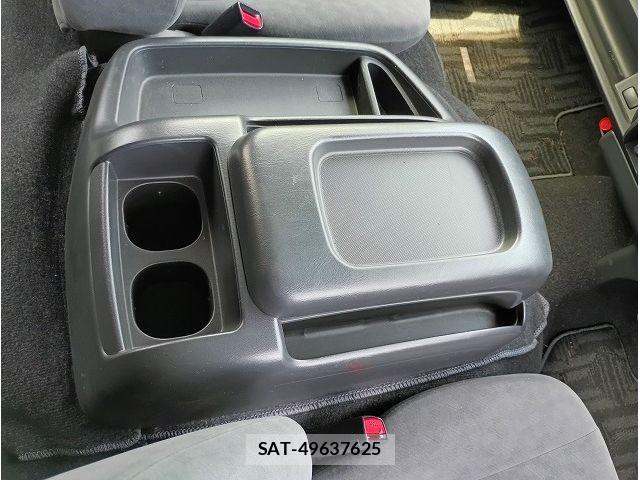 Toyota HIACE WAGON 2012-03 6906098-15