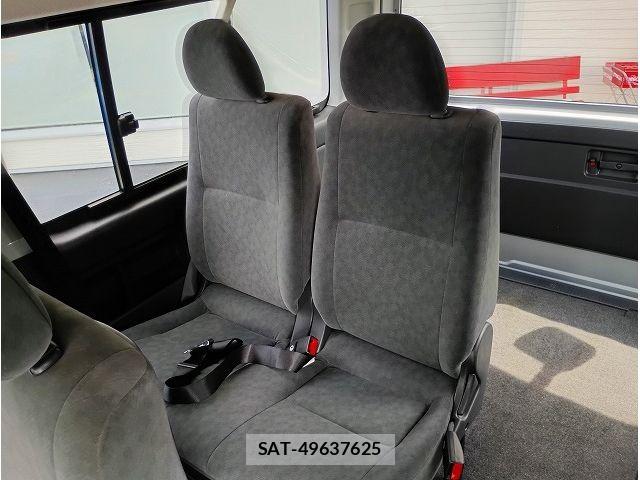 Toyota HIACE WAGON 2012-03 6906098-19