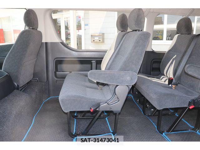 Toyota HIACE WAGON 2022-04 6906090-12