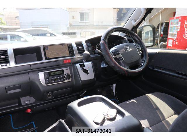 Toyota HIACE WAGON 2022-04 6906090-15