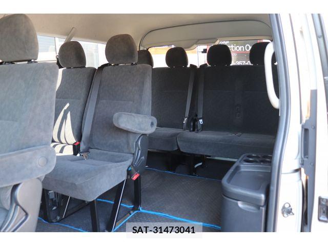Toyota HIACE WAGON 2022-04 6906090-17