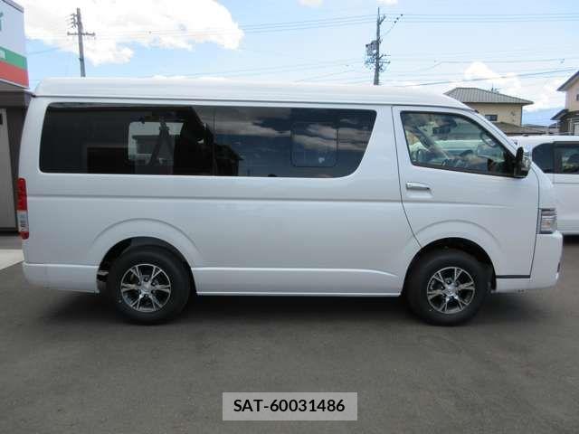 Toyota HIACE WAGON 2026-04 7058790-3