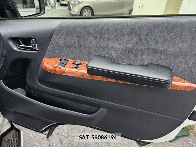 Toyota HIACE WAGON 2023-01 7219425-14