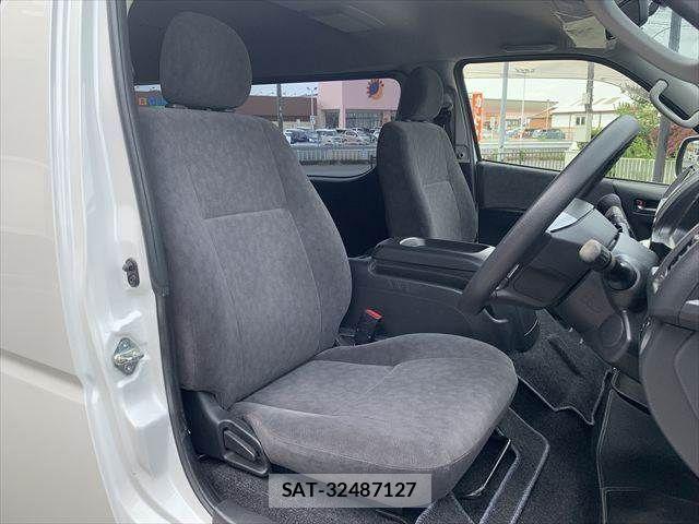 Toyota HIACE WAGON 2015-03 7219422-7