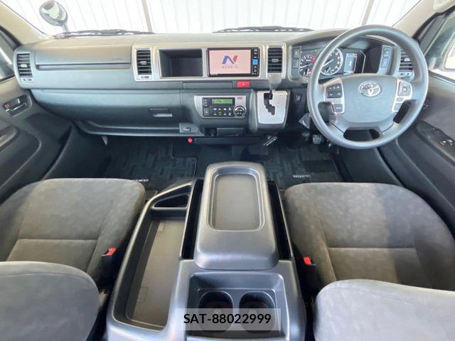 Toyota HIACE WAGON 2025-12 7272001-1