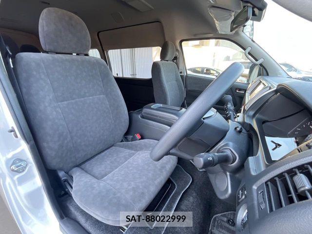 Toyota HIACE WAGON 2025-12 7272001-6