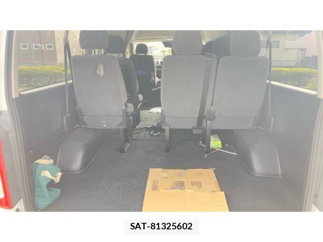 Toyota HIACE WAGON 2019-03 7327419-24