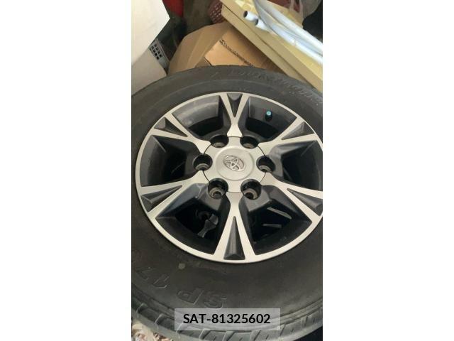Toyota HIACE WAGON 2019-03 7327419-25