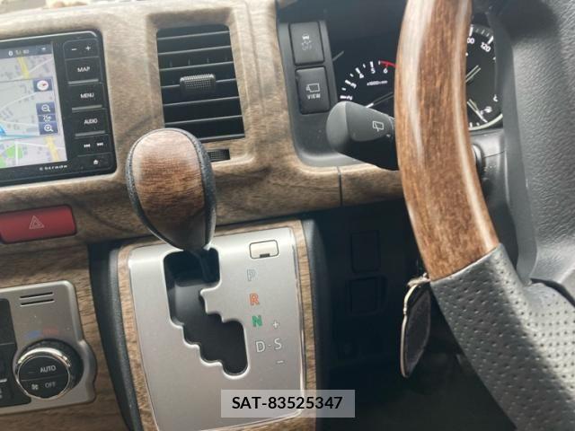 Toyota HIACE WAGON 2022-02 7327413-16