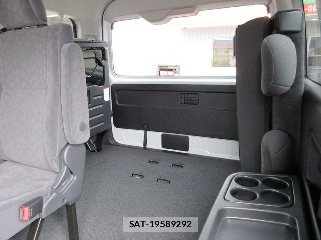 Toyota HIACE WAGON 2026-04 7327416-23
