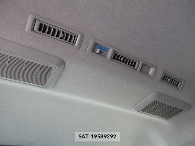 Toyota HIACE WAGON 2026-04 7327416-27