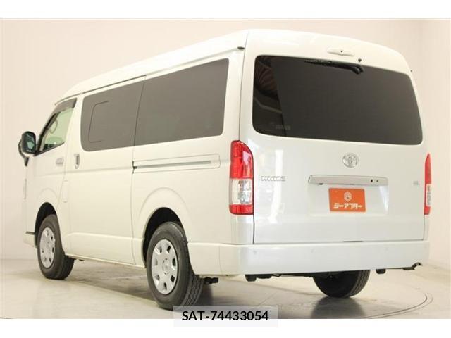 Toyota HIACE WAGON 2023-02 7327418-9