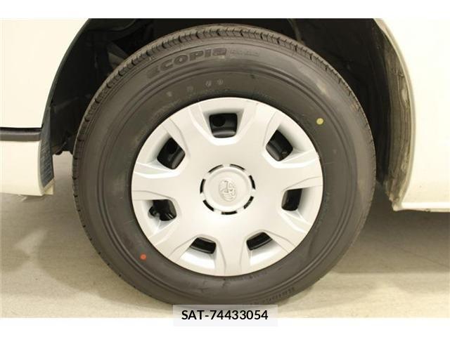 Toyota HIACE WAGON 2023-02 7327418-24