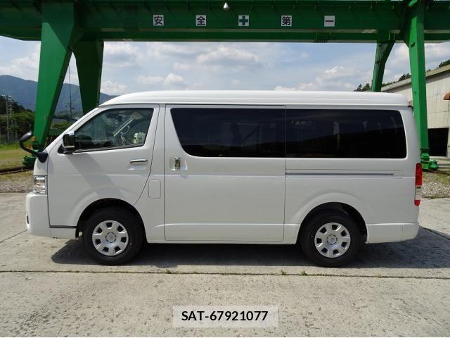 Toyota HIACE WAGON 2025-11 7358031-11