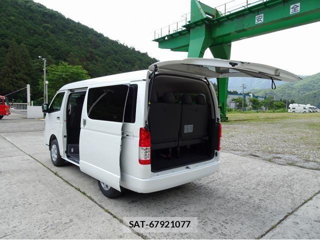 Toyota HIACE WAGON 2025-11 7358031-1