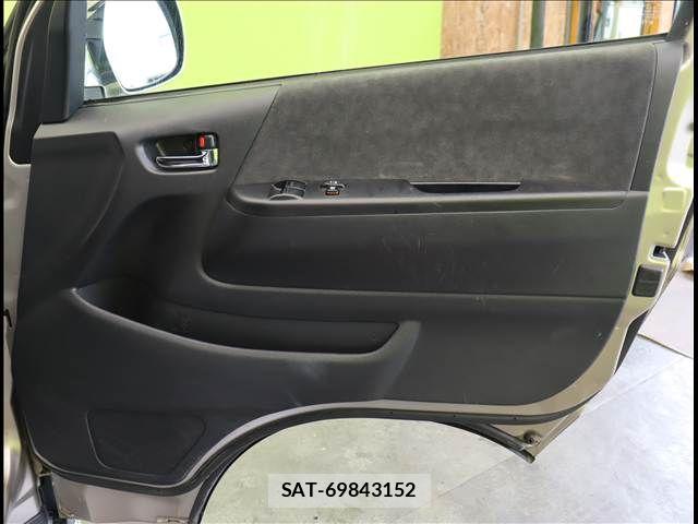Toyota HIACE WAGON 2016-08 7358035-19