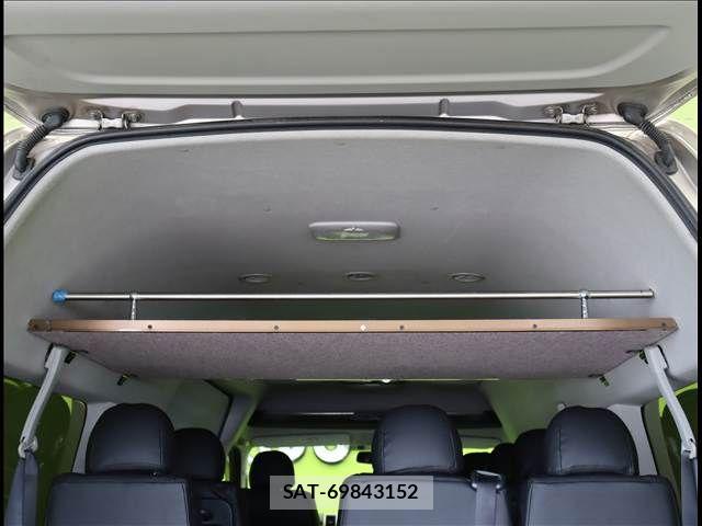 Toyota HIACE WAGON 2016-08 7358035-21