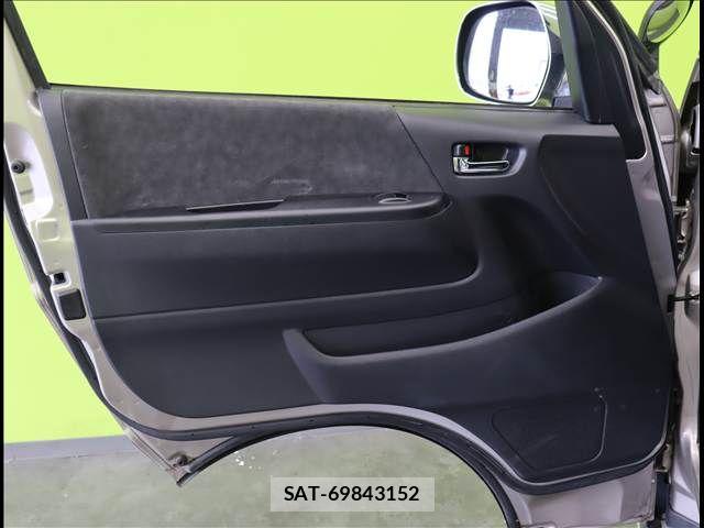 Toyota HIACE WAGON 2016-08 7358035-26