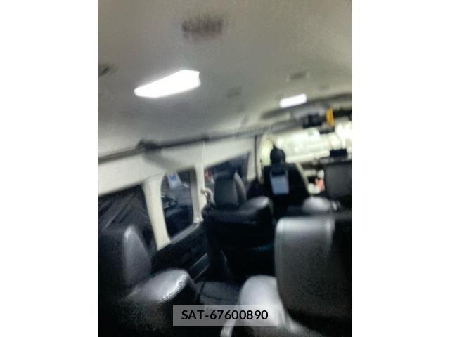 Toyota HIACE WAGON 2022-08 7358029-9