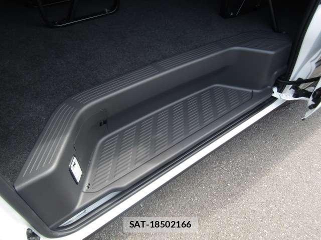 Toyota HIACE WAGON 2025-04 7454697-12
