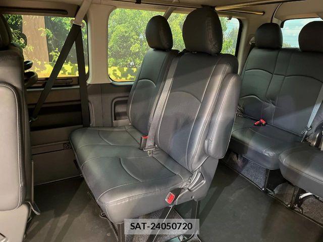 Toyota HIACE WAGON 2023-11 7454699-10