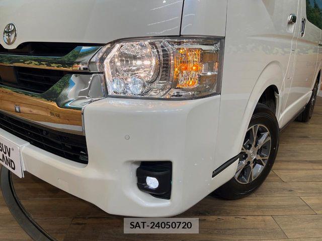 Toyota HIACE WAGON 2023-11 7454699-13