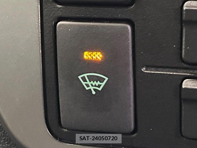 Toyota HIACE WAGON 2023-11 7454699-5