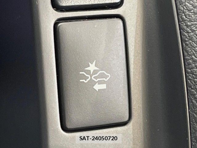 Toyota HIACE WAGON 2023-11 7454699-6