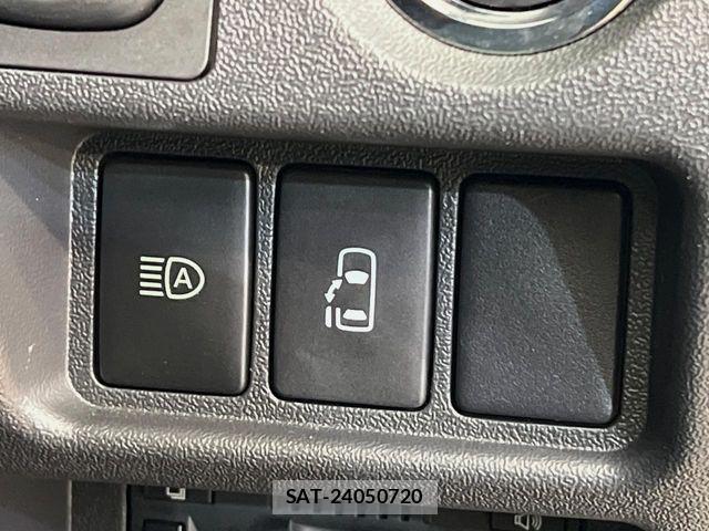 Toyota HIACE WAGON 2023-11 7454699-7