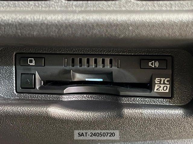 Toyota HIACE WAGON 2023-11 7454699-8