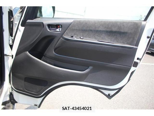 Toyota HIACE WAGON 2015-09 7454704-18
