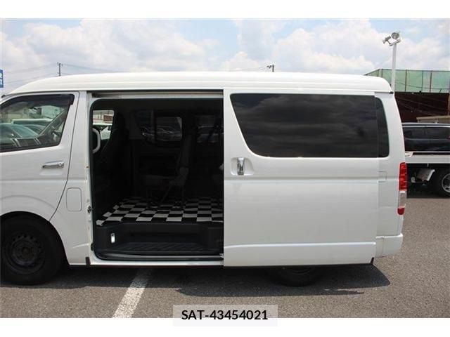 Toyota HIACE WAGON 2015-09 7454704-4