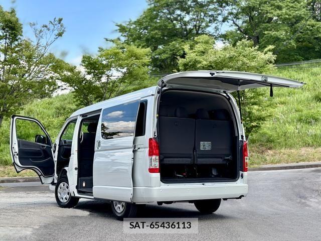 Toyota HIACE WAGON 2026-04 7454700-4