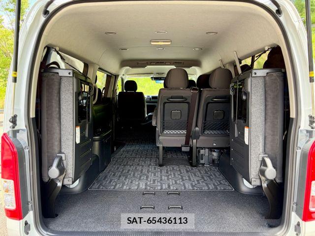 Toyota HIACE WAGON 2026-04 7454700-6