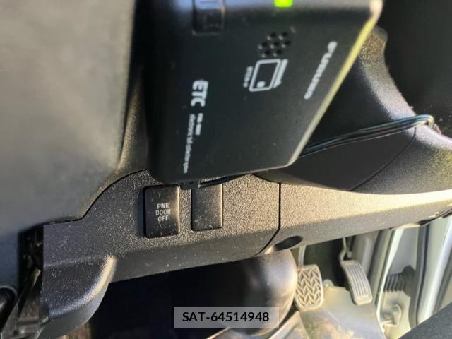 Toyota HIACE WAGON 2017-11 7500845-13