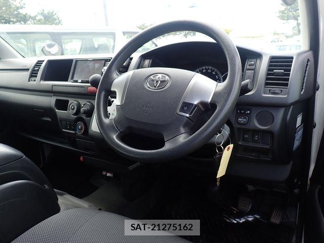 Toyota HIACE WAGON 2018-06 7500846-1