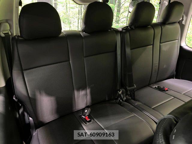 Toyota HIACE WAGON 2019-06 7500842-11