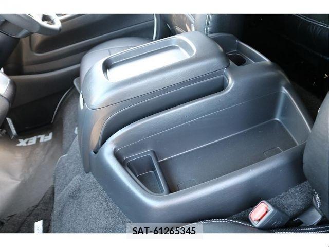 Toyota HIACE WAGON 2023-01 7616939-12