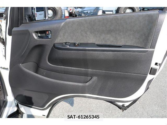 Toyota HIACE WAGON 2023-01 7616939-15