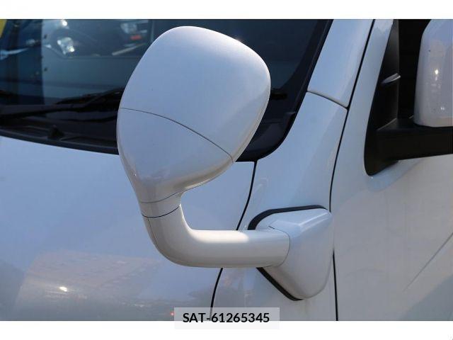 Toyota HIACE WAGON 2023-01 7616939-17