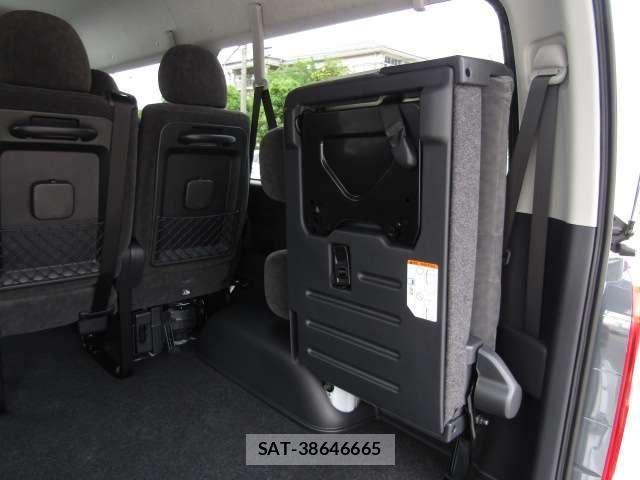 Toyota HIACE WAGON 2025-11 7616942-13