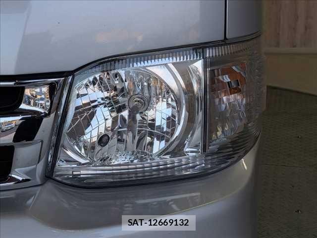 Toyota HIACE WAGON 2011-06 7723934-20