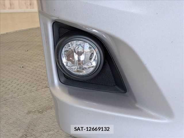 Toyota HIACE WAGON 2011-06 7723934-23