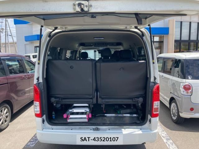 Toyota HIACE WAGON 2024-04 7723925-11