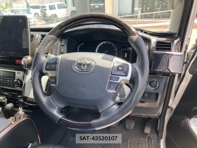 Toyota HIACE WAGON 2024-04 7723925-19